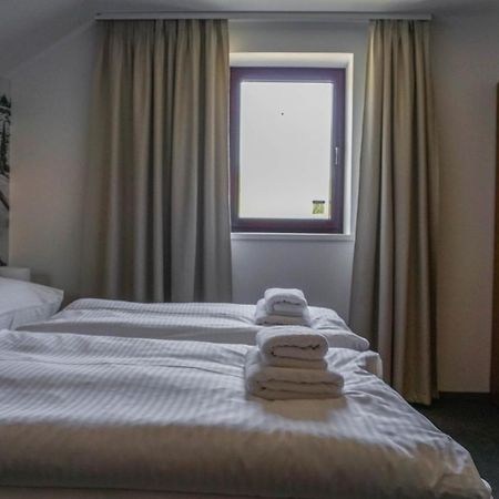 Apartmany Sport & Ski Valča Exteriör bild