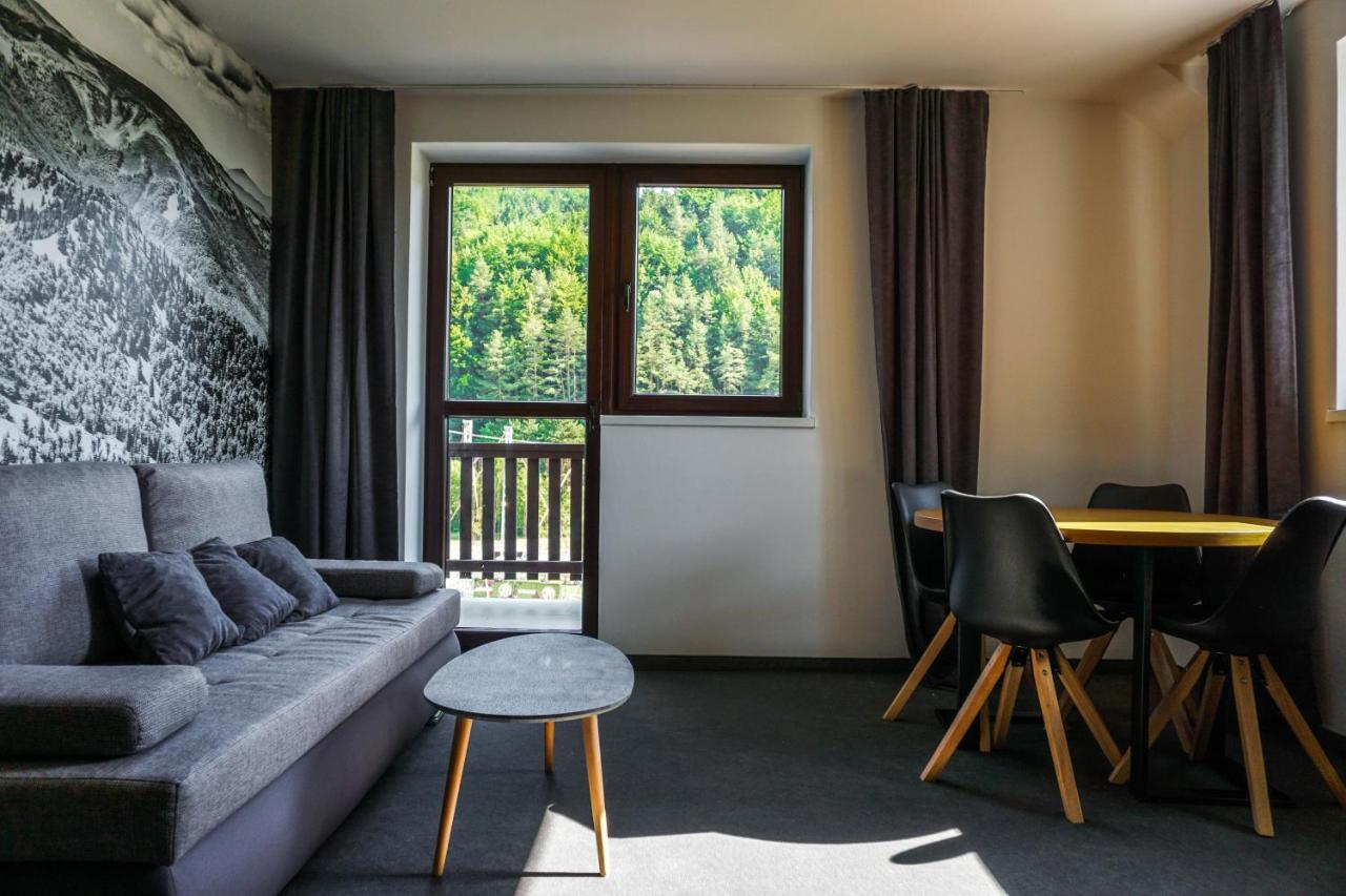 Apartmany Sport & Ski Valča Exteriör bild