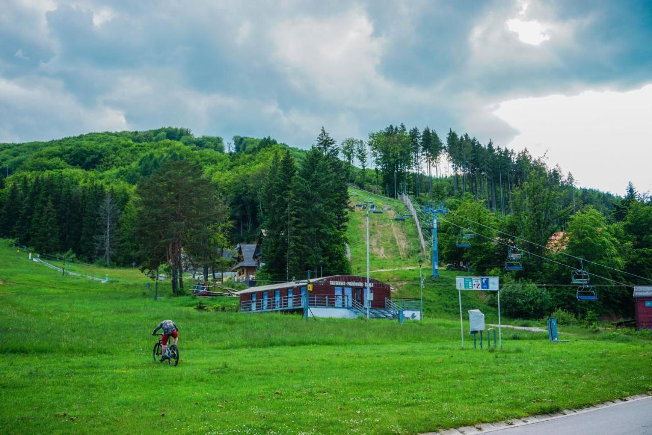 Apartmany Sport & Ski Valča Exteriör bild