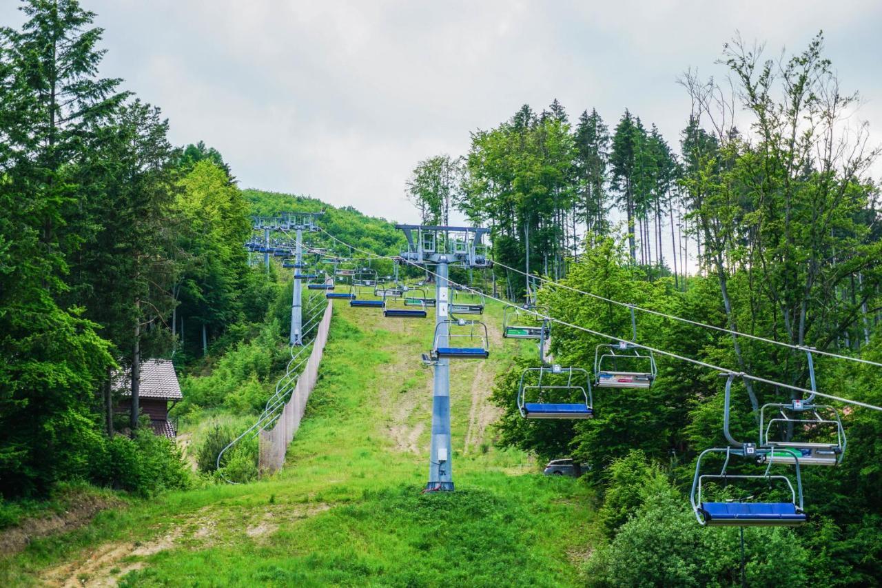 Apartmany Sport & Ski Valča Exteriör bild