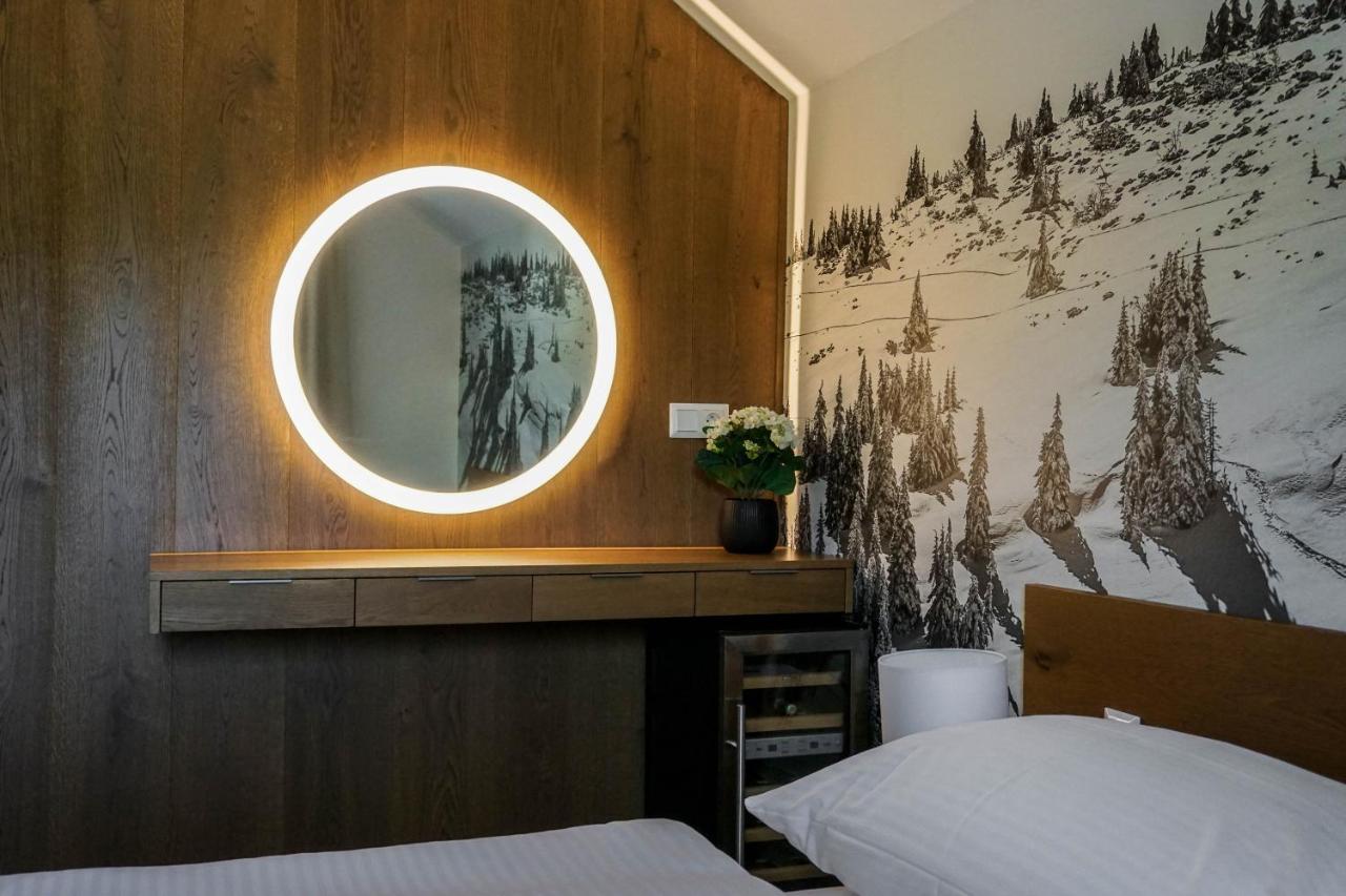 Apartmany Sport & Ski Valča Exteriör bild